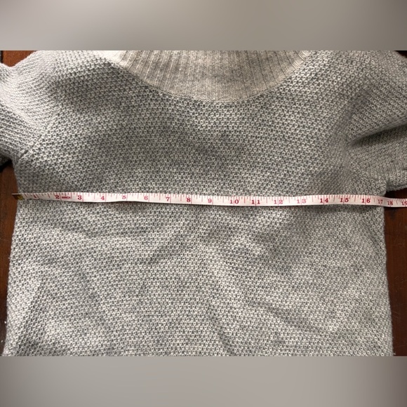 Cynthia Rowley Medium women’s lambs wool blend gray cowl neck sweater dress - Picture 10 of 10